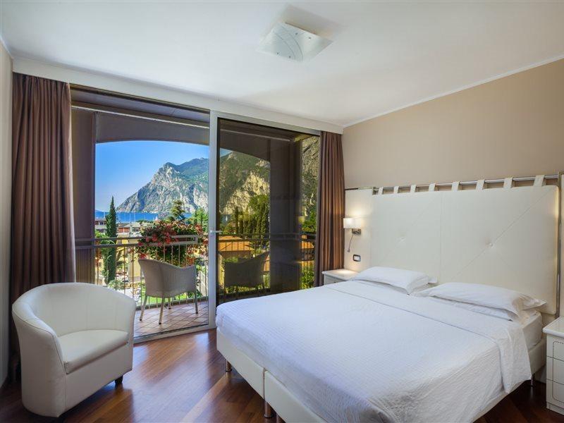 Hotel Savoy Palace - Tonelli Hotels Riva del Garda Exterior foto