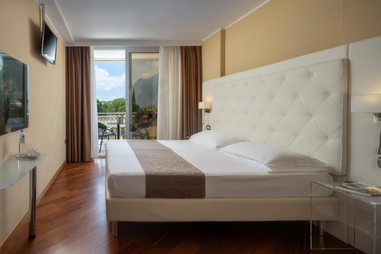 Hotel Savoy Palace - Tonelli Hotels Riva del Garda Exterior foto