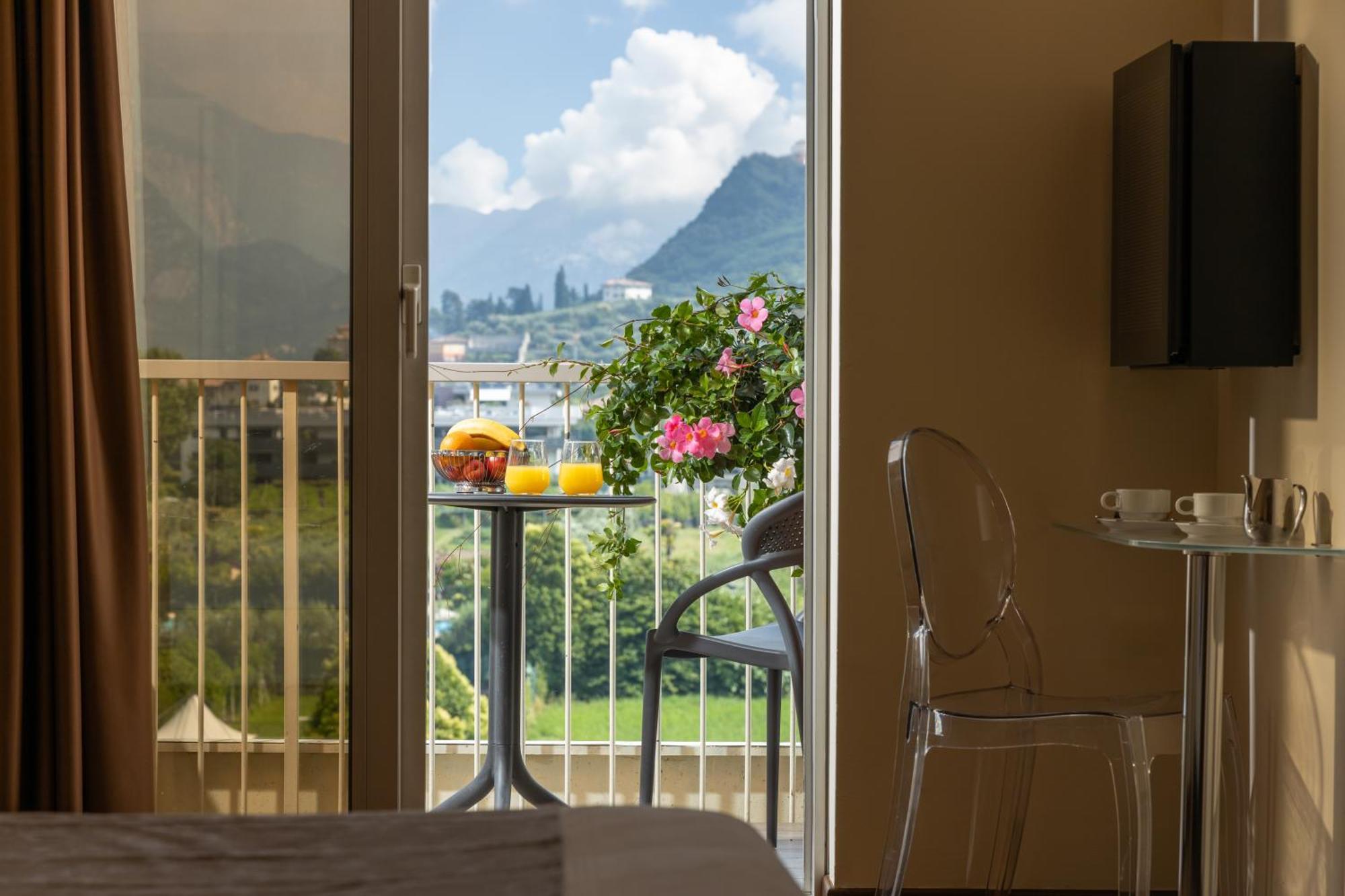 Hotel Savoy Palace - Tonelli Hotels Riva del Garda Quarto foto
