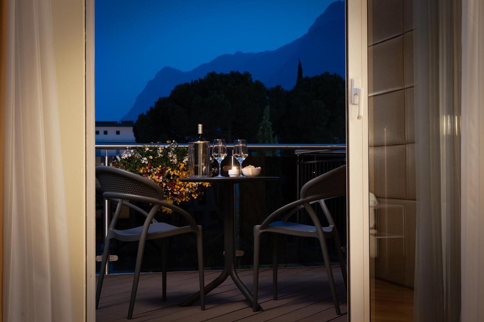Hotel Savoy Palace - Tonelli Hotels Riva del Garda Exterior foto