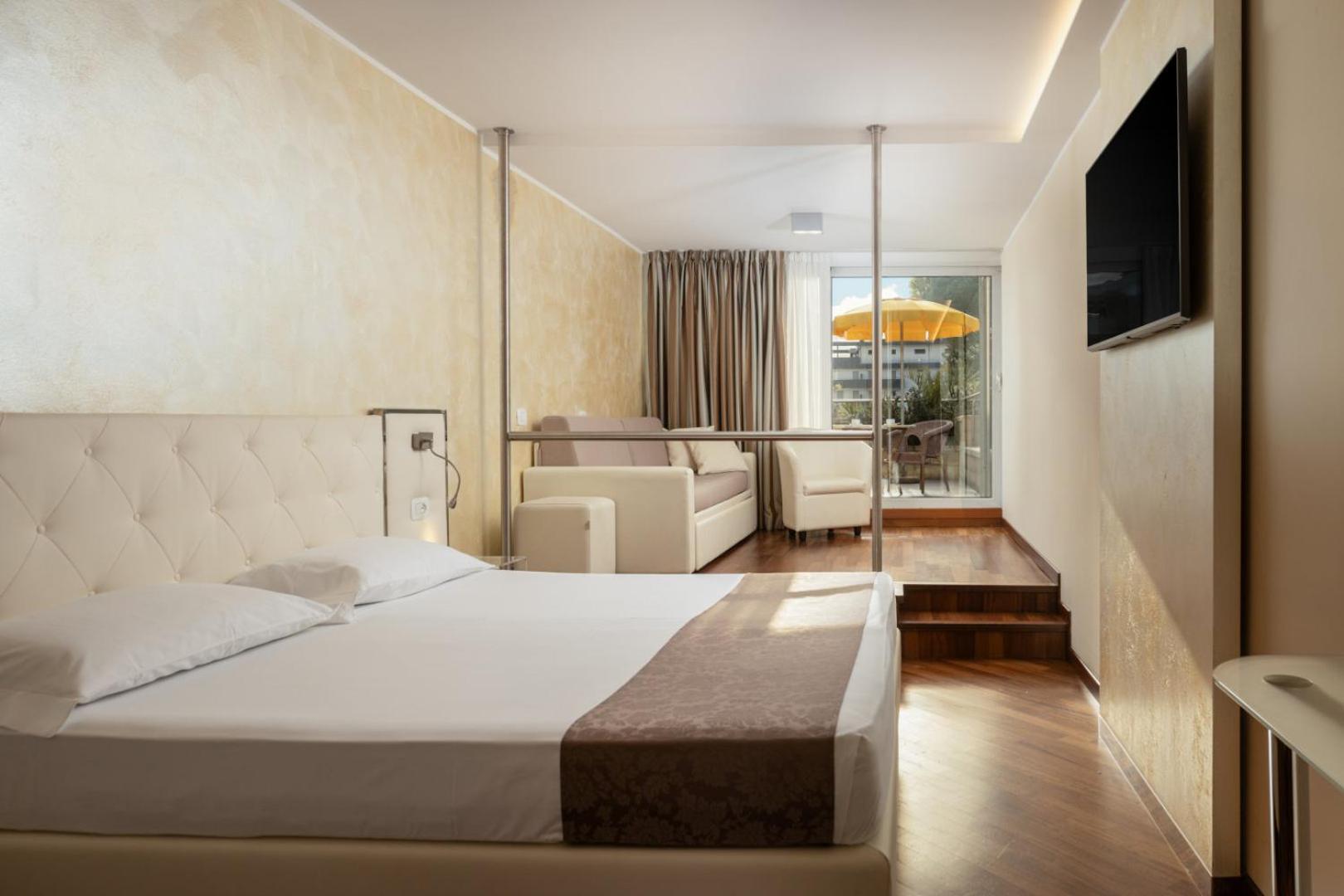 Hotel Savoy Palace - Tonelli Hotels Riva del Garda Quarto foto